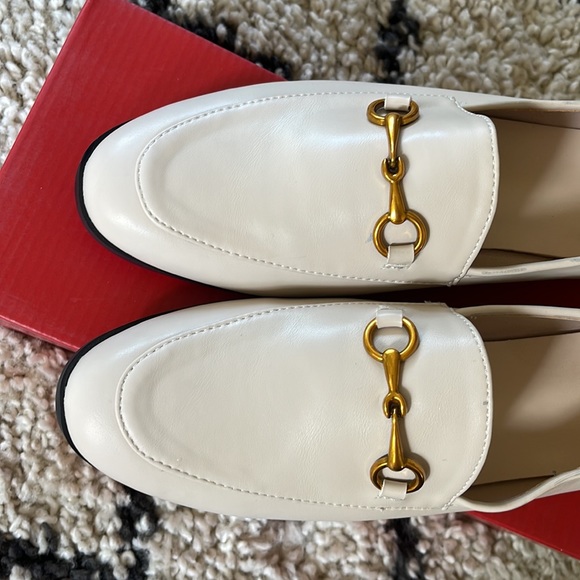 NWOT Beige Flats with buckle - Picture 3 of 7
